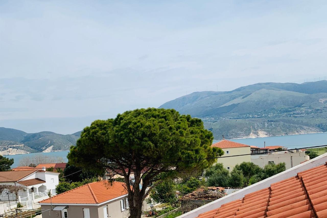 Wooden Roof Apartment Lixouri Exterior foto