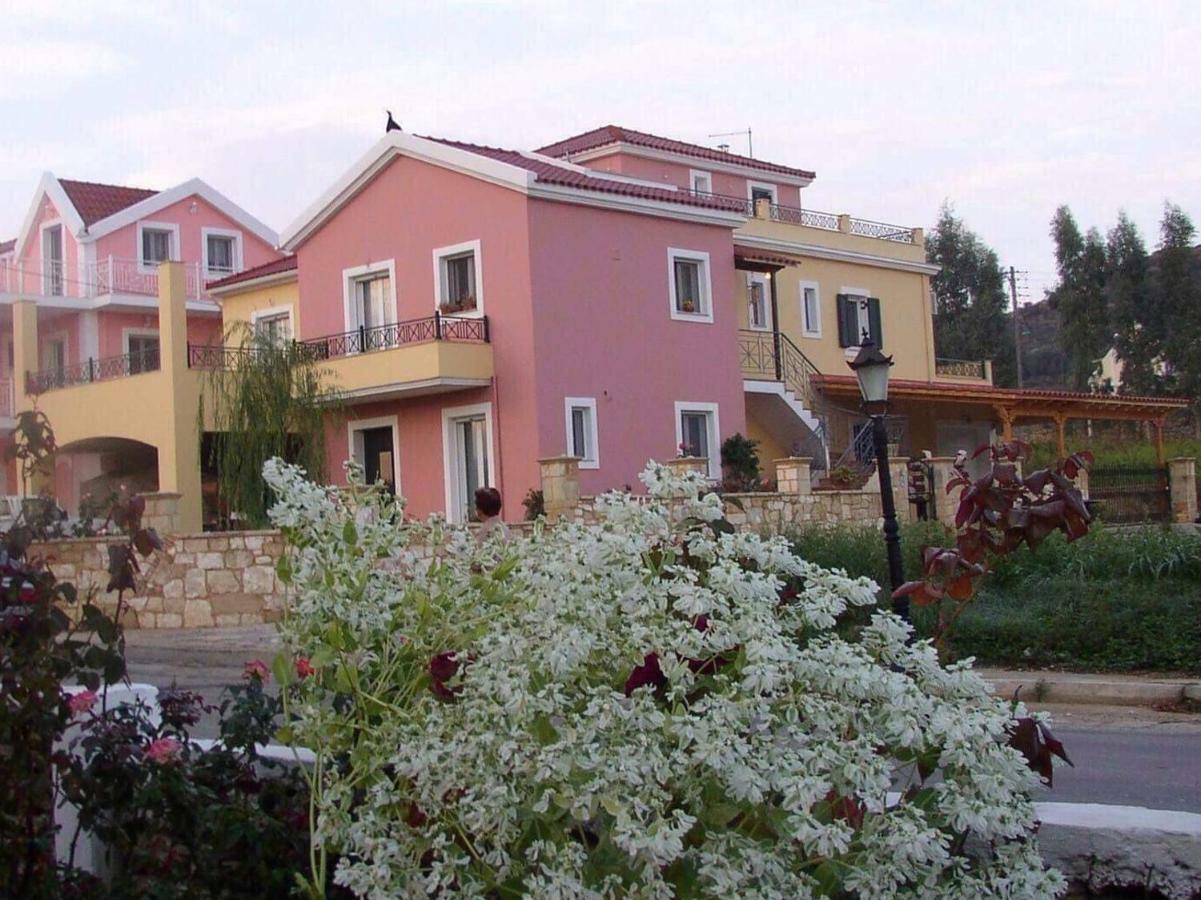Wooden Roof Apartment Lixouri Exterior foto