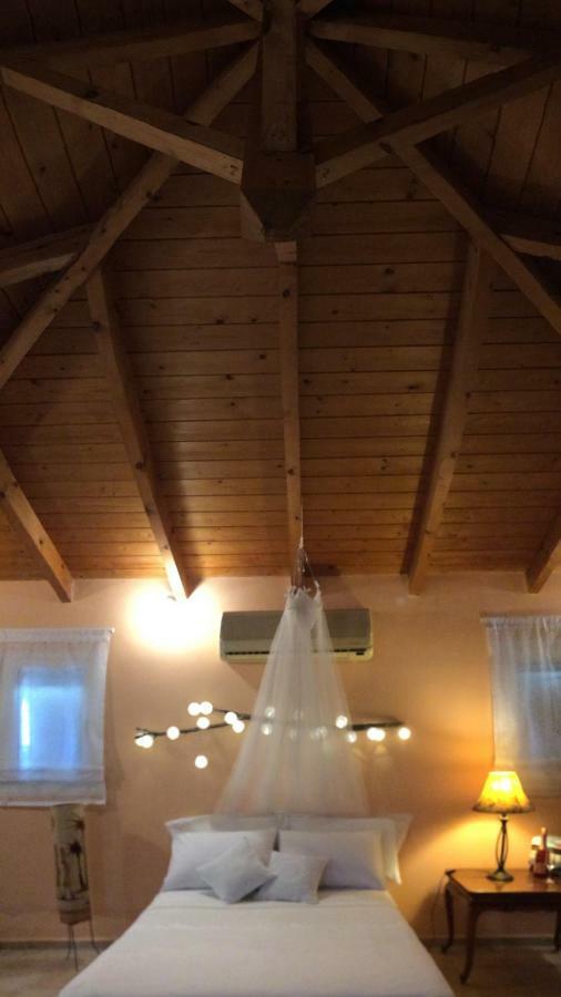 Wooden Roof Apartment Lixouri Exterior foto
