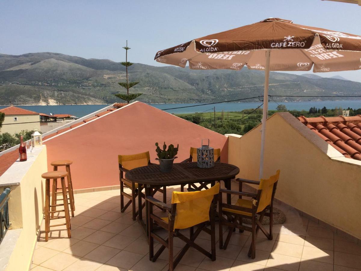 Wooden Roof Apartment Lixouri Exterior foto